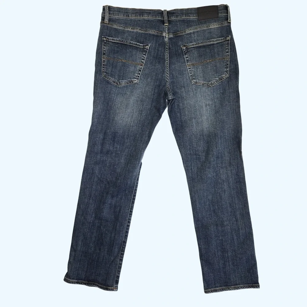 Lucky Brand 223 Straight Leg Mens Jeans 34x32 Medium Wash Denim Fits 31
